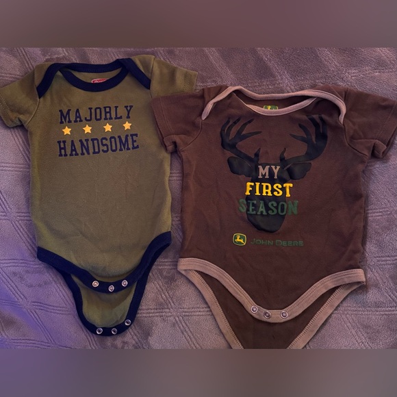 🦌🌲💚 2 Infant Onesies - Picture 2 of 6
